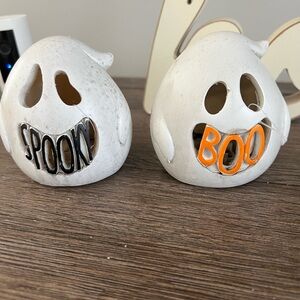 Plastic Halloween Ghosts That A Light Up.  NWOT